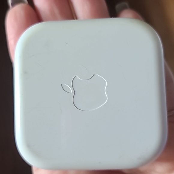 NWOT Apple Ear Buds - Picture 2 of 3